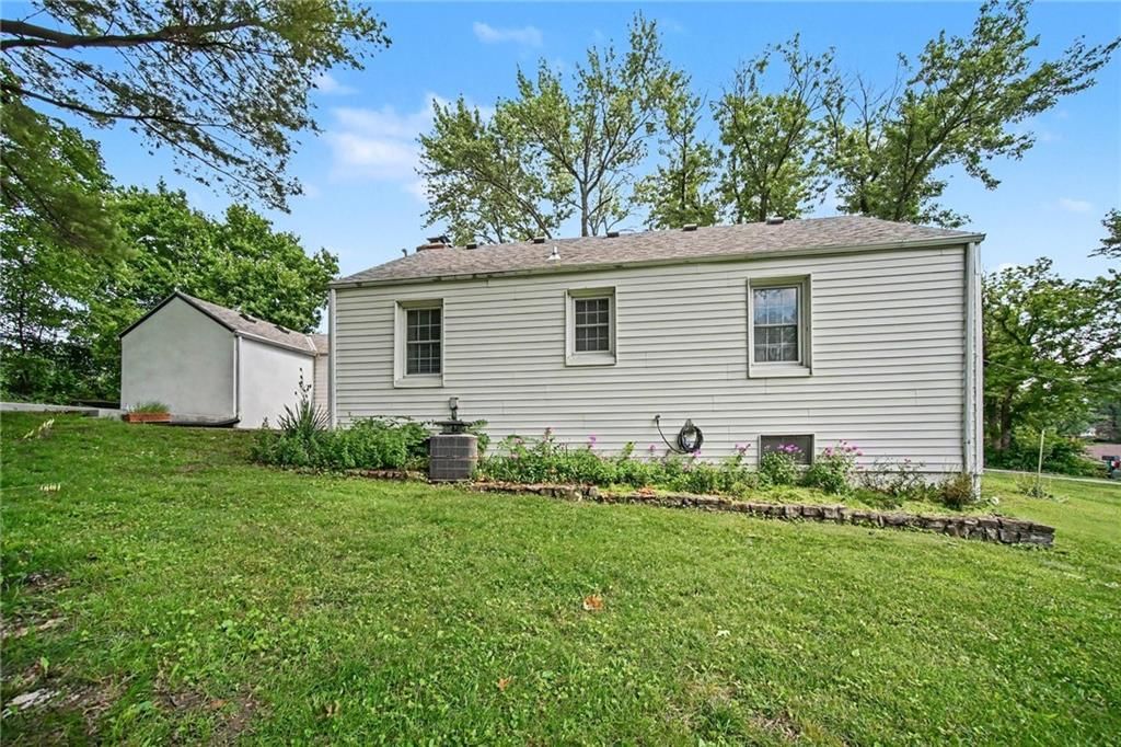 8409 NW Hilltop Road — photo 23