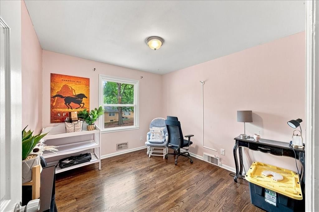 10001 Cambridge Avenue — photo 20