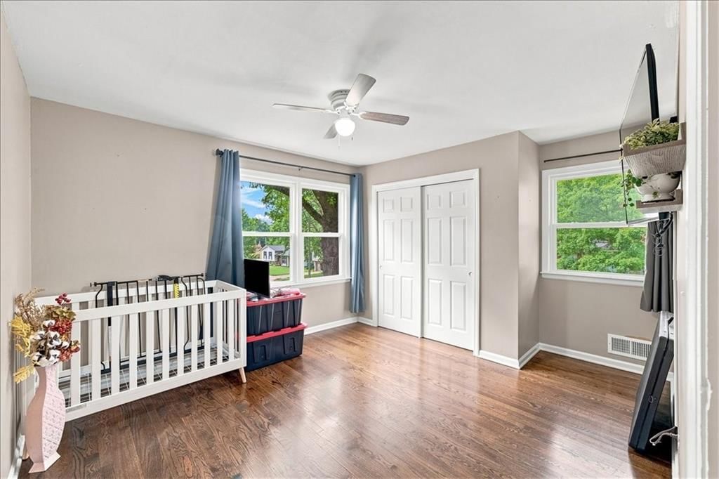 10001 Cambridge Avenue — photo 21