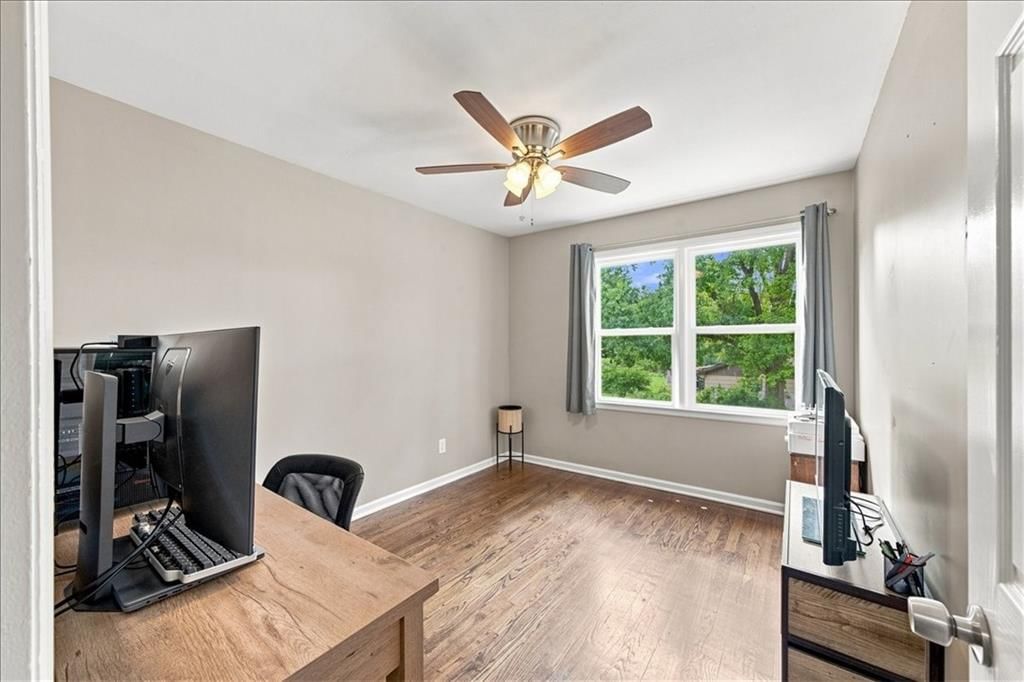 10001 Cambridge Avenue — photo 23