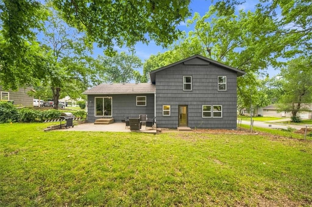 10001 Cambridge Avenue — photo 26