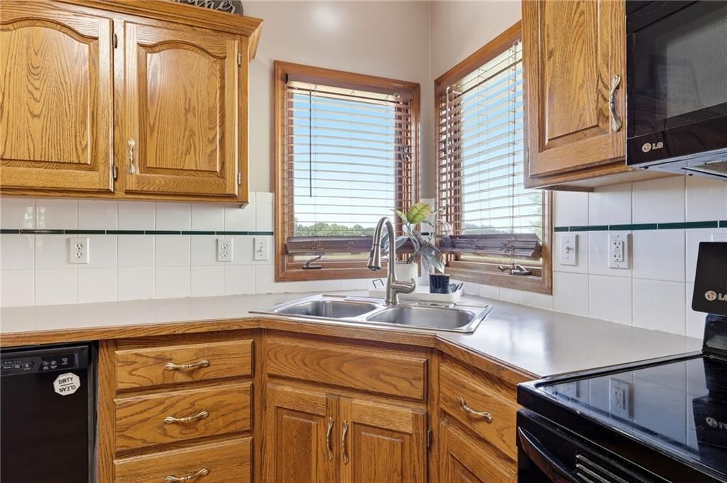 318 Shannon Avenue — photo 11