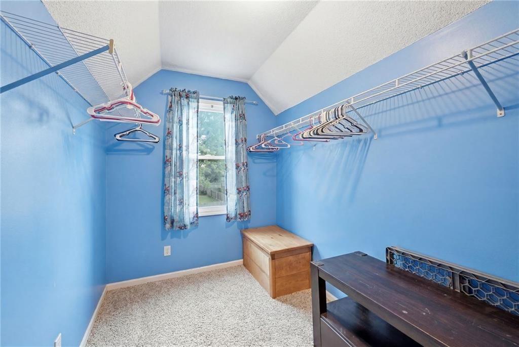 318 Shannon Avenue — photo 30