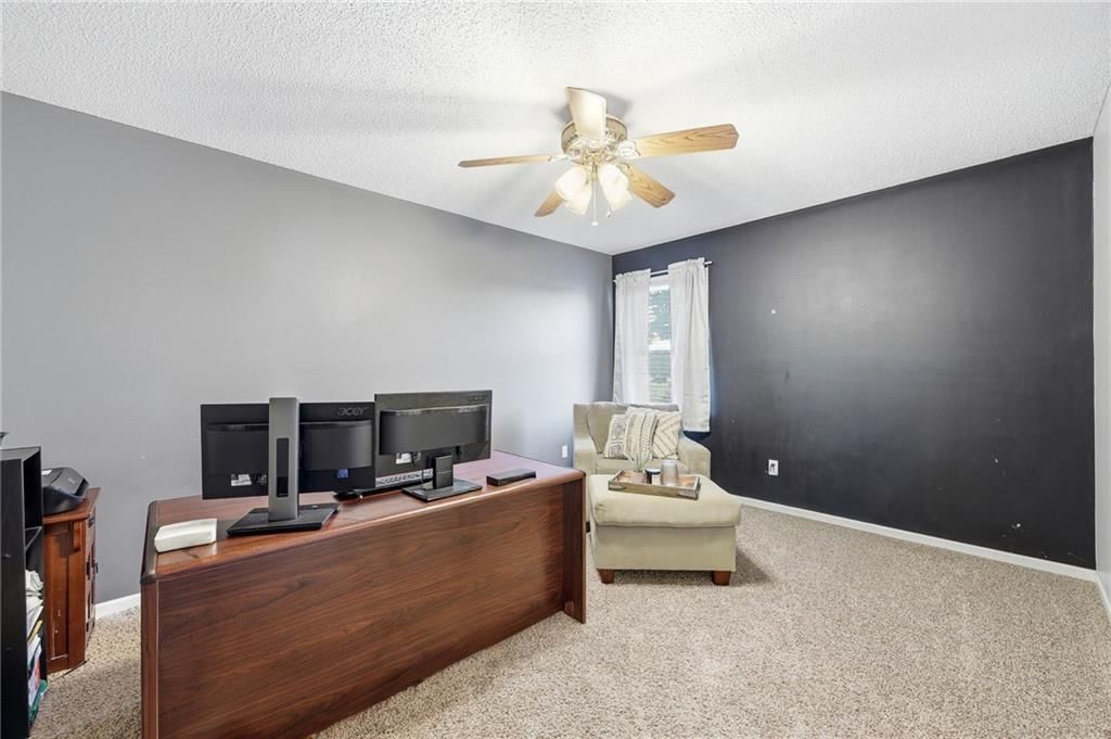 318 Shannon Avenue — photo 31