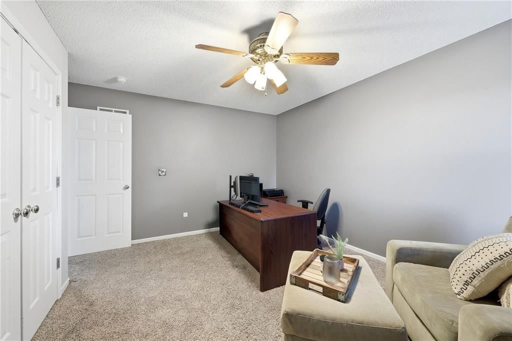 318 Shannon Avenue — photo 32