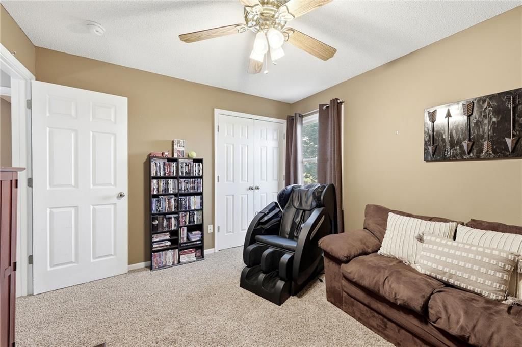 318 Shannon Avenue — photo 34