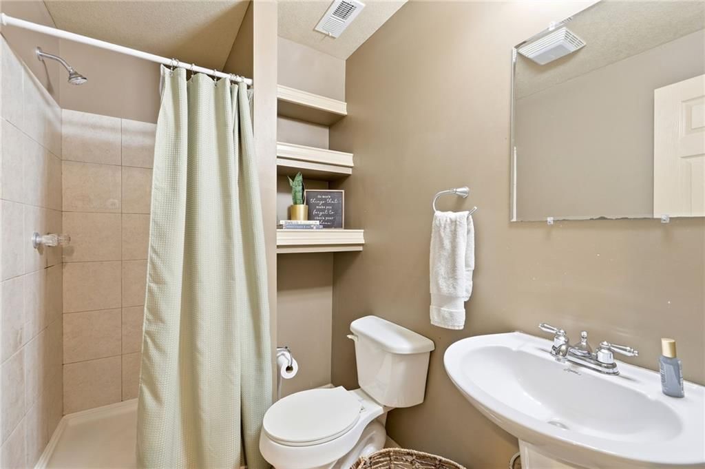 318 Shannon Avenue — photo 47