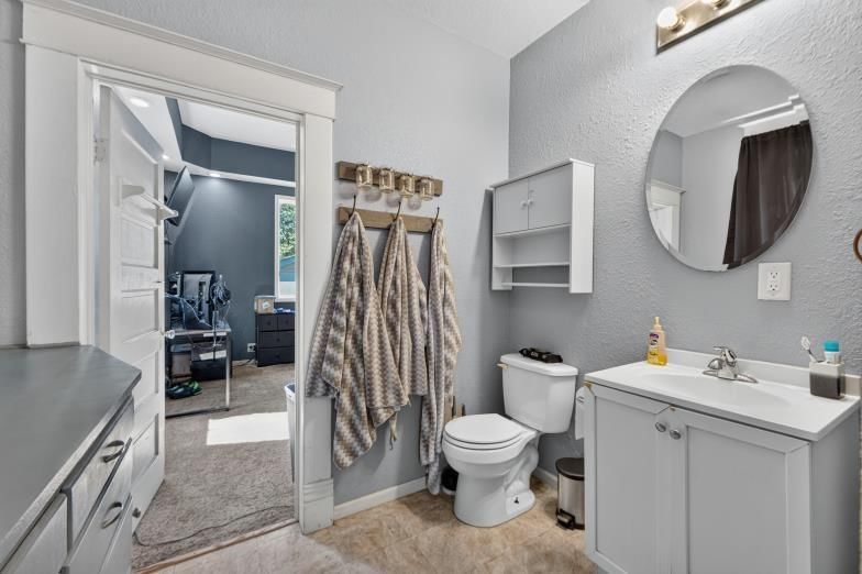 3224 Lafayette Street — photo 16