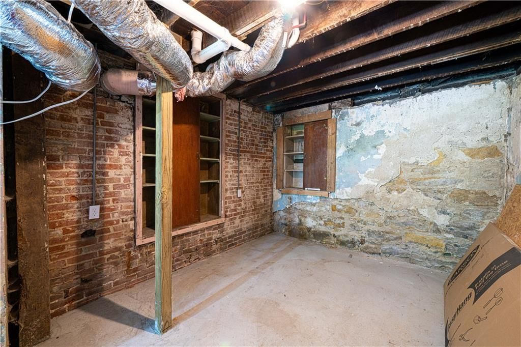 1407 Felix Street — photo 25