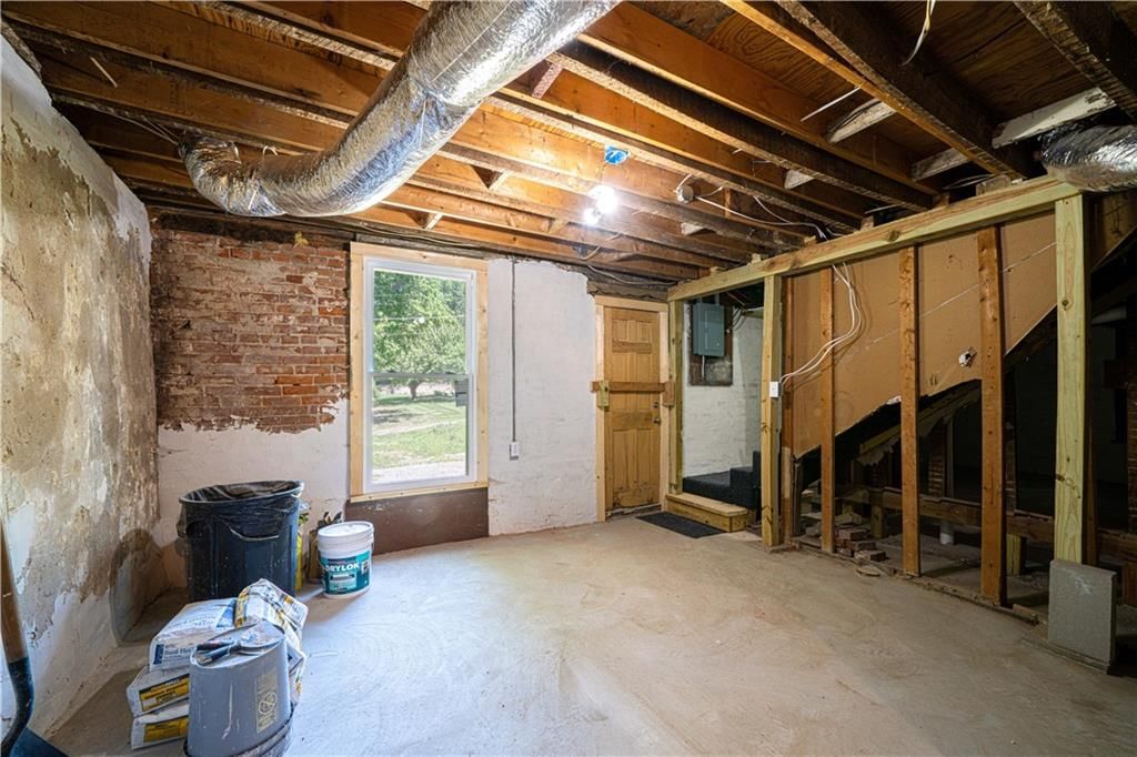 1407 Felix Street — photo 26