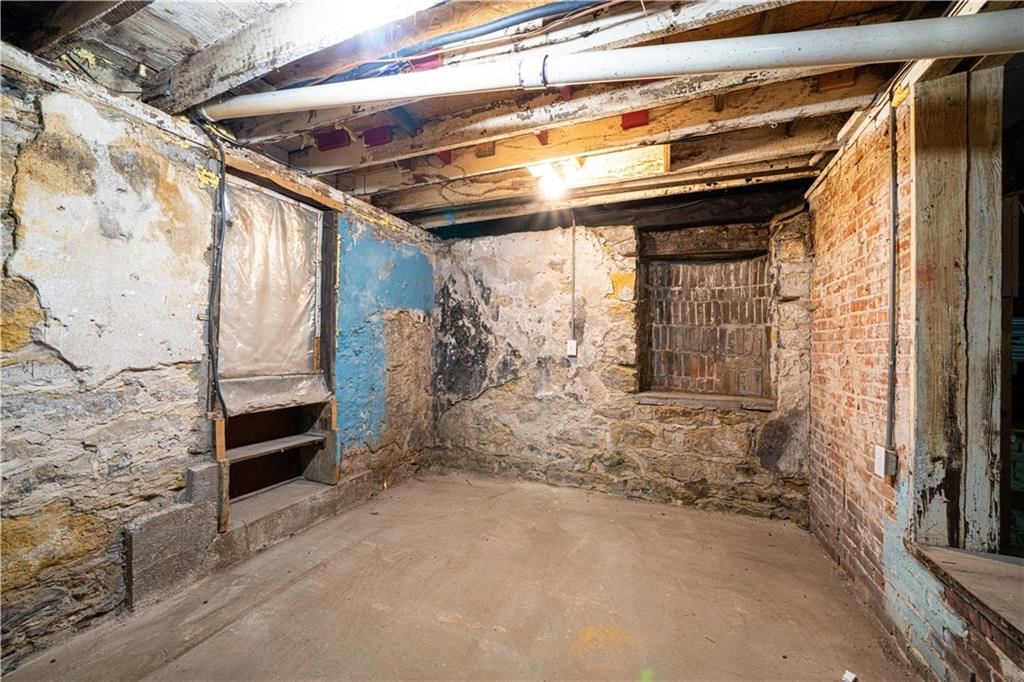 1407 Felix Street — photo 29