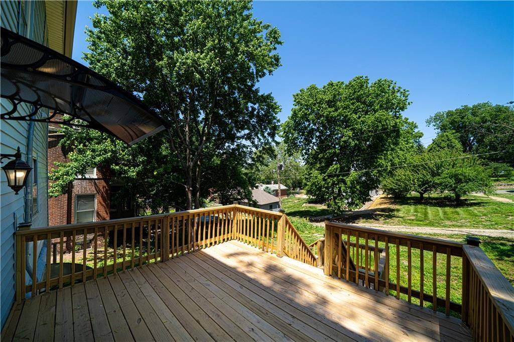 1407 Felix Street — photo 34