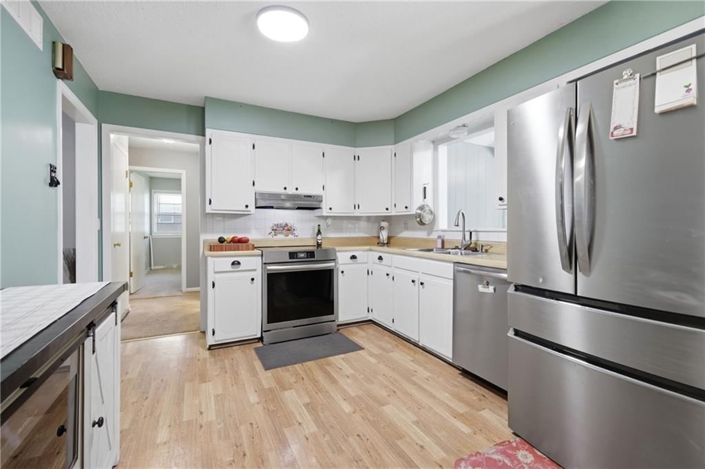 300 W Arctic Street — photo 17