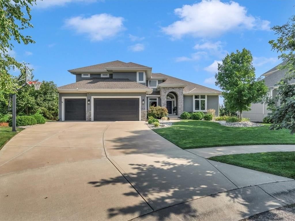 11901 W 160th Place, Overland Park, KS