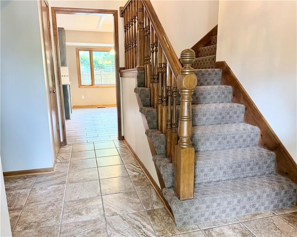 15911 W 150th Street — photo 3