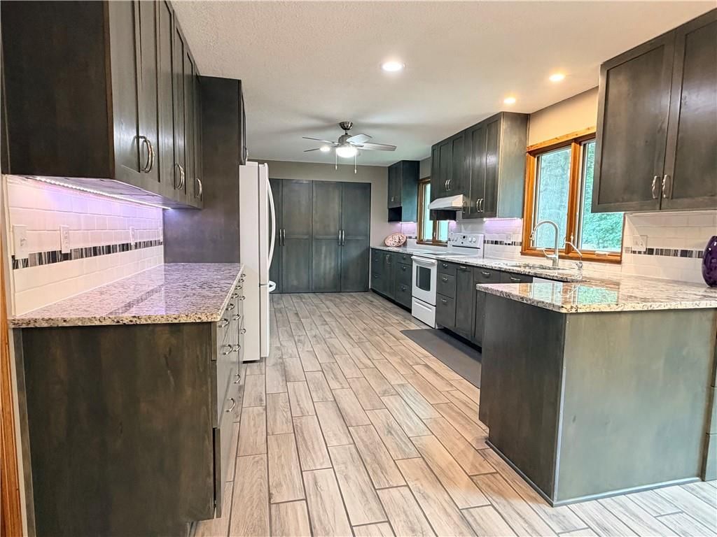15911 W 150th Street — photo 6