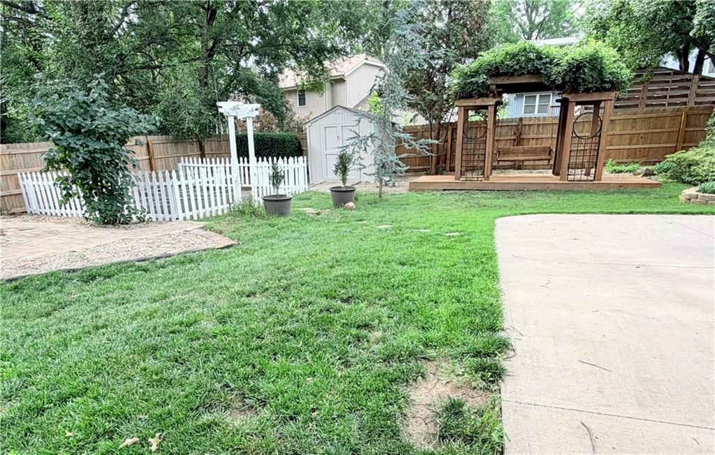 15911 W 150th Street — photo 36
