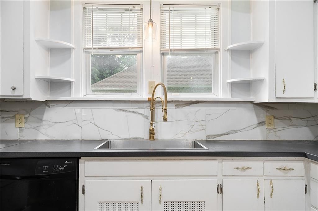 924 S Hickory Street — photo 16