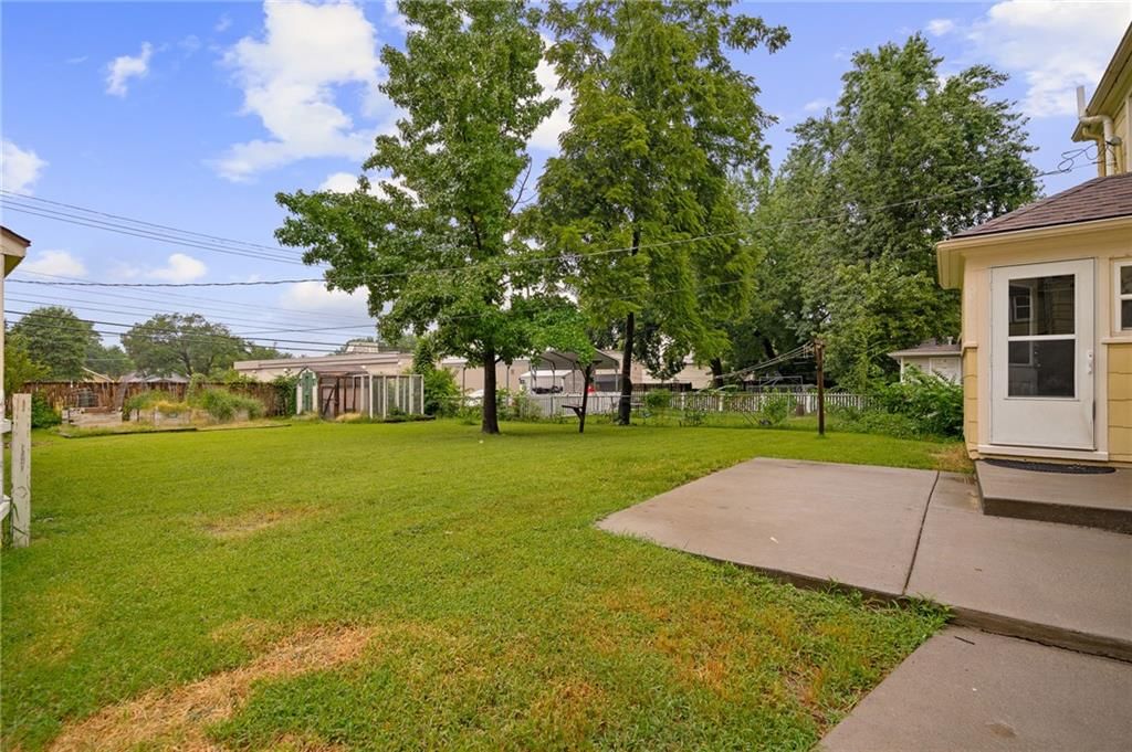 924 S Hickory Street — photo 31