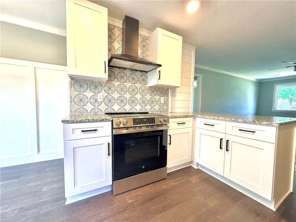 4711 N Kansas Avenue — photo 8