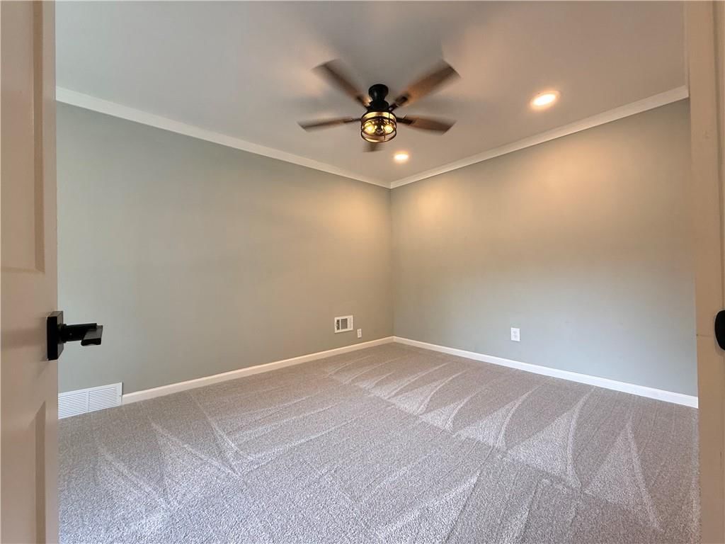 4711 N Kansas Avenue — photo 10
