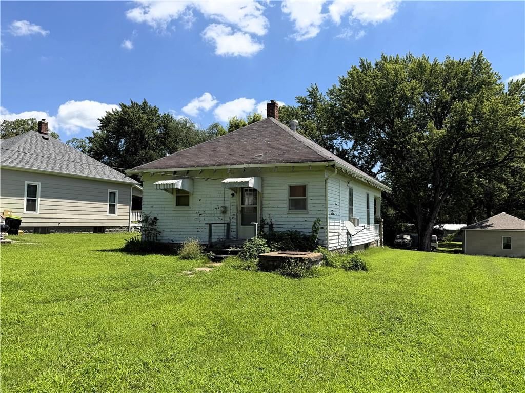 304 S Elm Street — photo 19