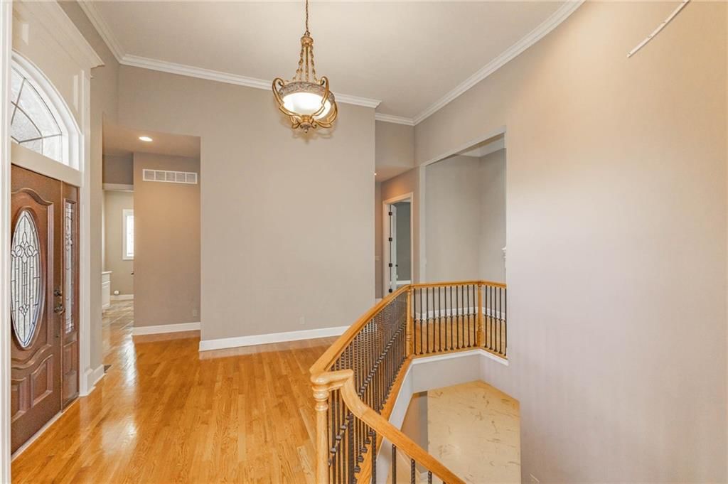 5313 W 124th Terrace — photo 9