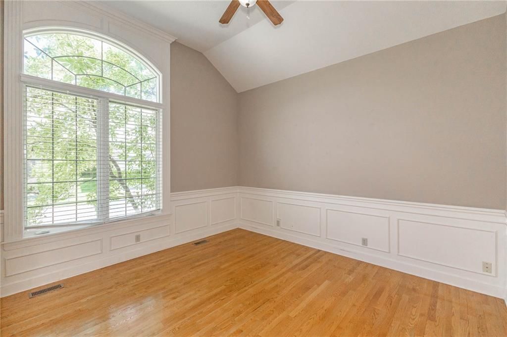 5313 W 124th Terrace — photo 10