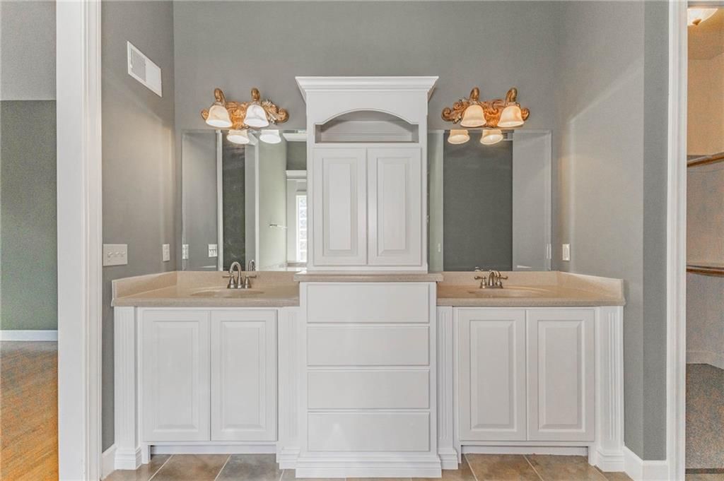 5313 W 124th Terrace — photo 33