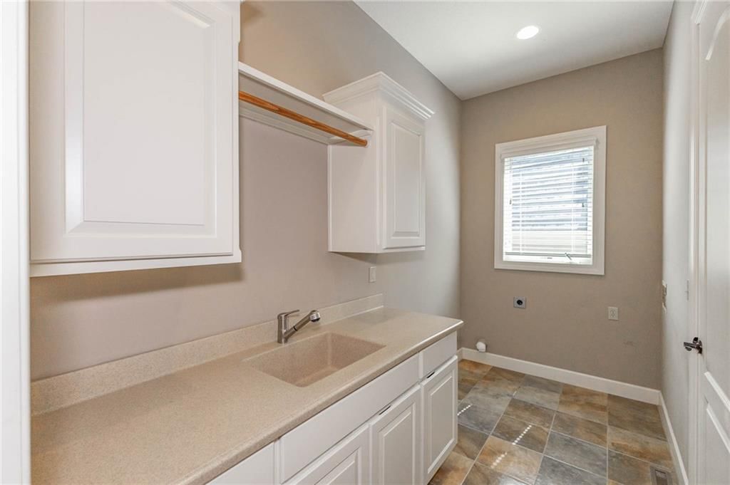 5313 W 124th Terrace — photo 38