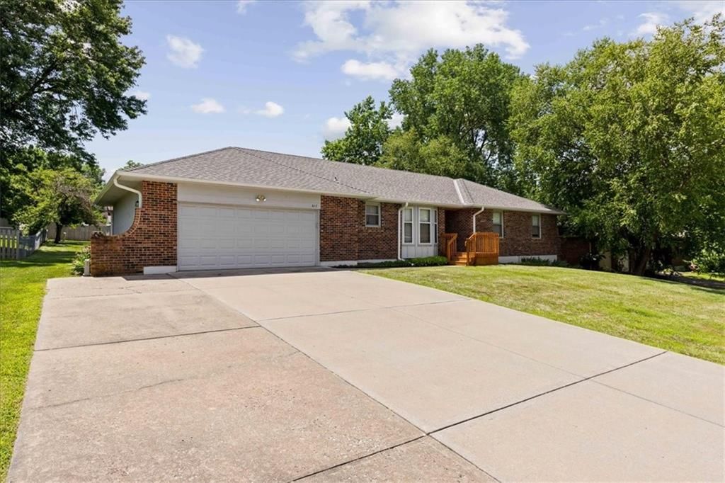 617 W Walnut Street, Raymore, MO