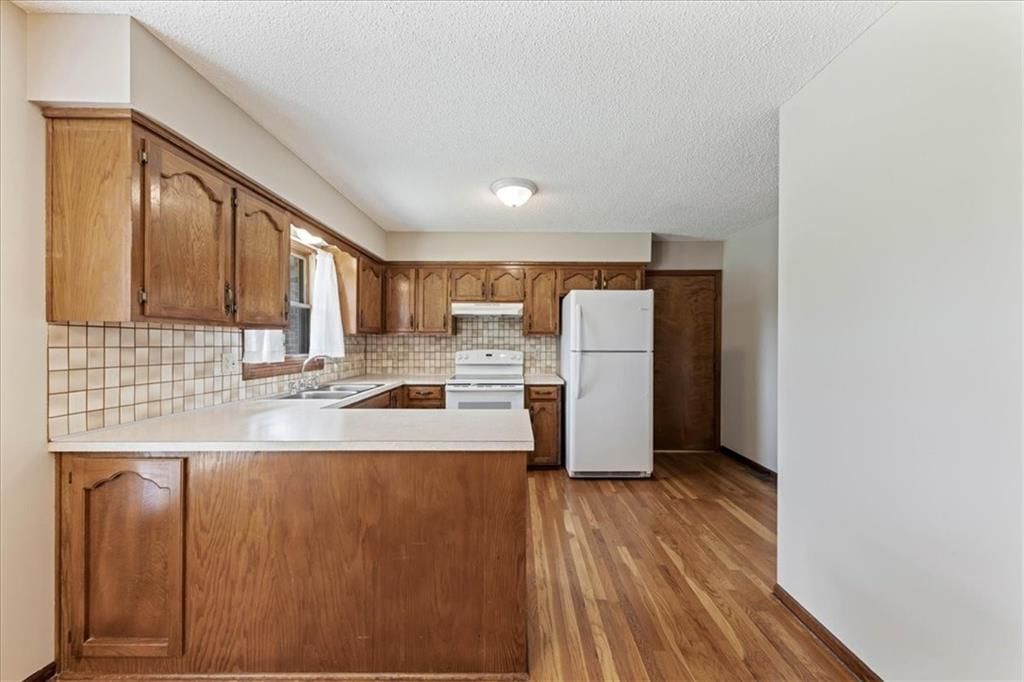 617 W Walnut Street — photo 4