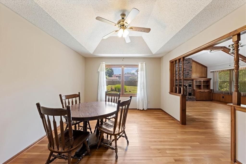 617 W Walnut Street — photo 6