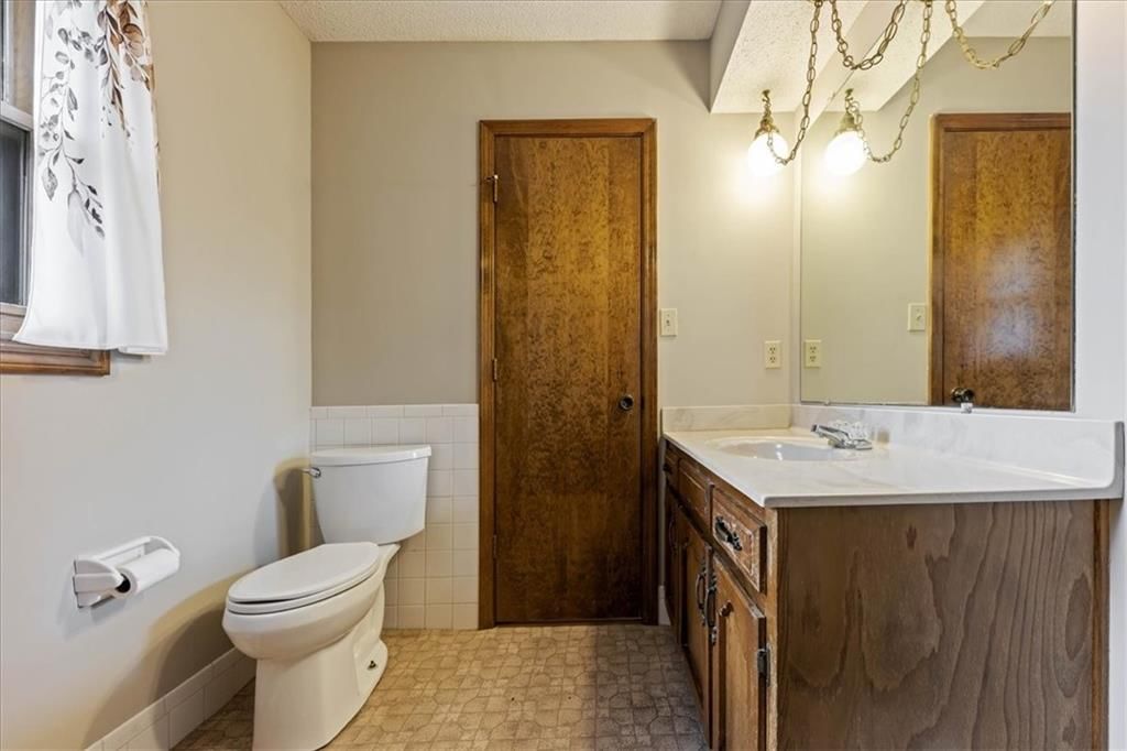 617 W Walnut Street — photo 16