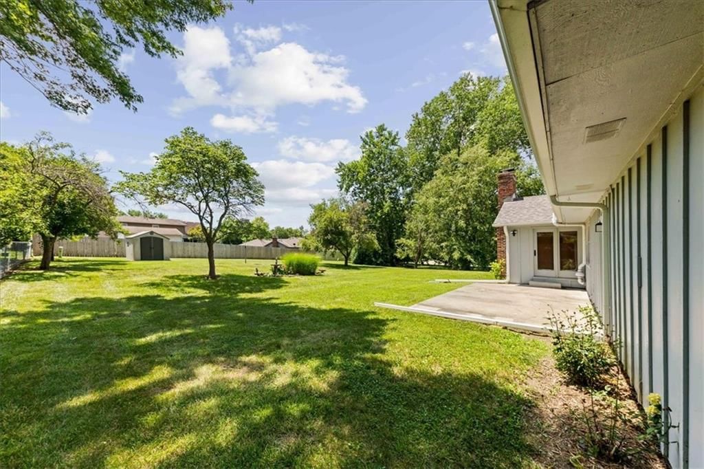 617 W Walnut Street — photo 17