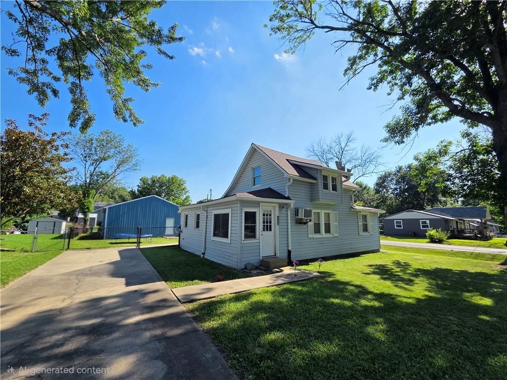 131 W 5th Street, Adrian, MO