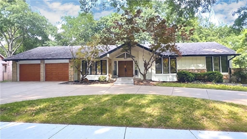 10229 Hemlock Drive — photo 1