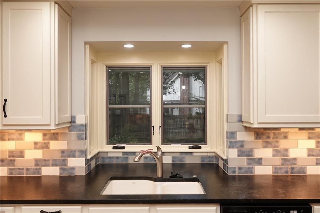 10229 Hemlock Drive — photo 17