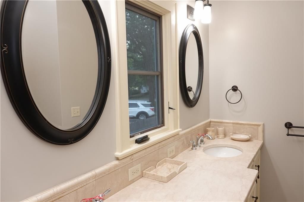 10229 Hemlock Drive — photo 21