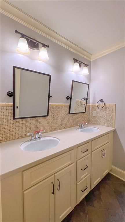 10229 Hemlock Drive — photo 57