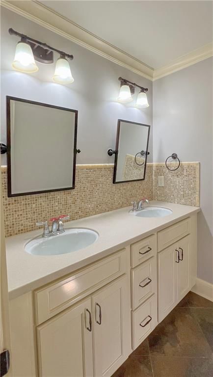 10229 Hemlock Drive — photo 60