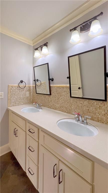 10229 Hemlock Drive — photo 61