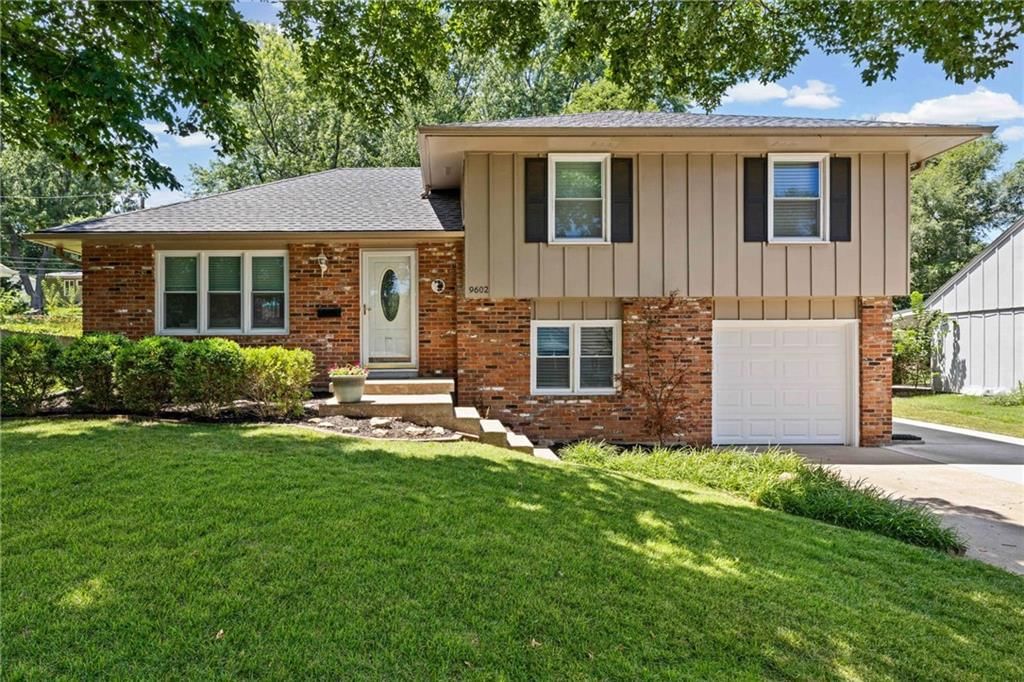 9602 Eby Street, Overland Park, KS