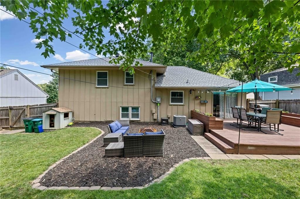 9602 Eby Street — photo 28