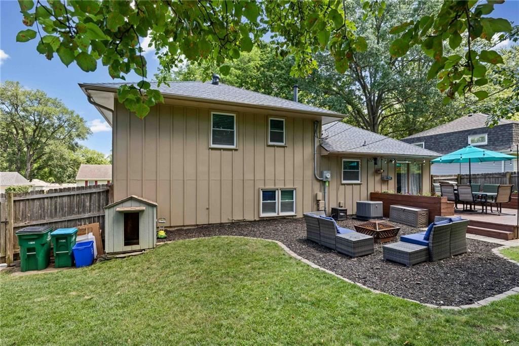 9602 Eby Street — photo 29