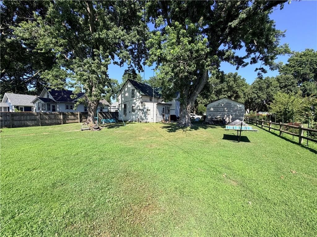 412 S Bismark Street — photo 5