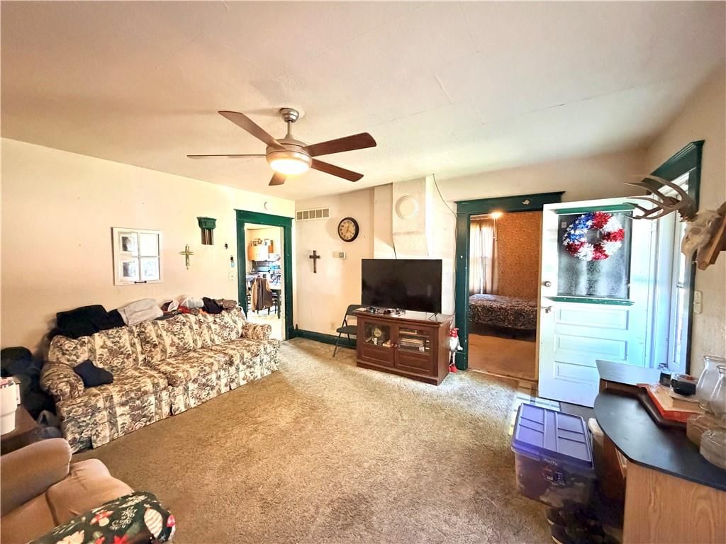 412 S Bismark Street — photo 6