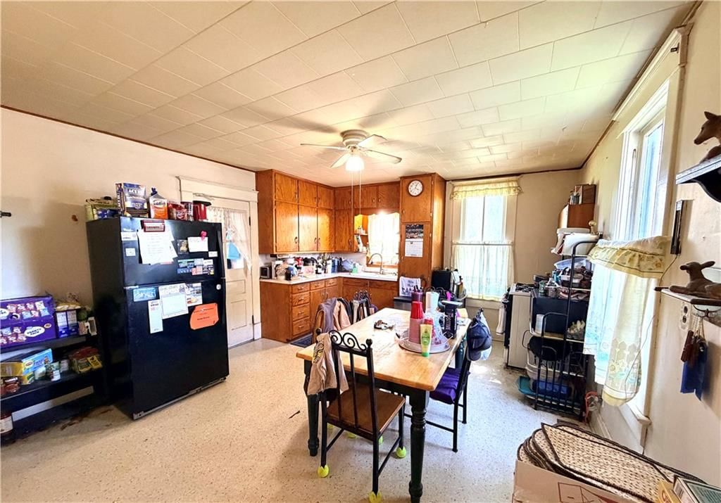 412 S Bismark Street — photo 12