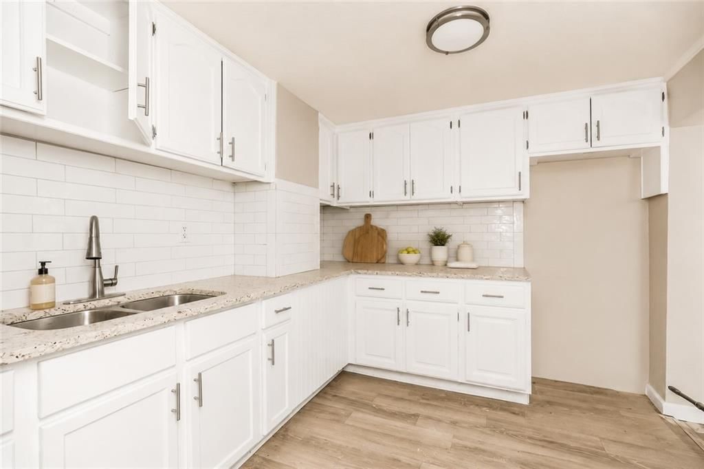 1613 Poplar Avenue — photo 10