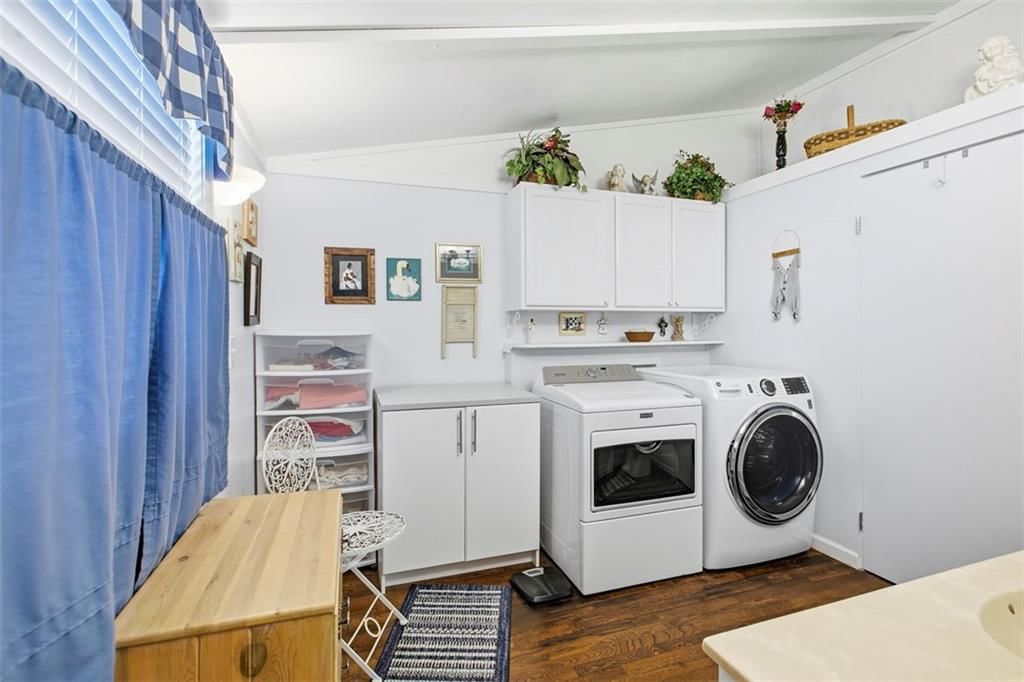 813 W Sheridan Street — photo 9